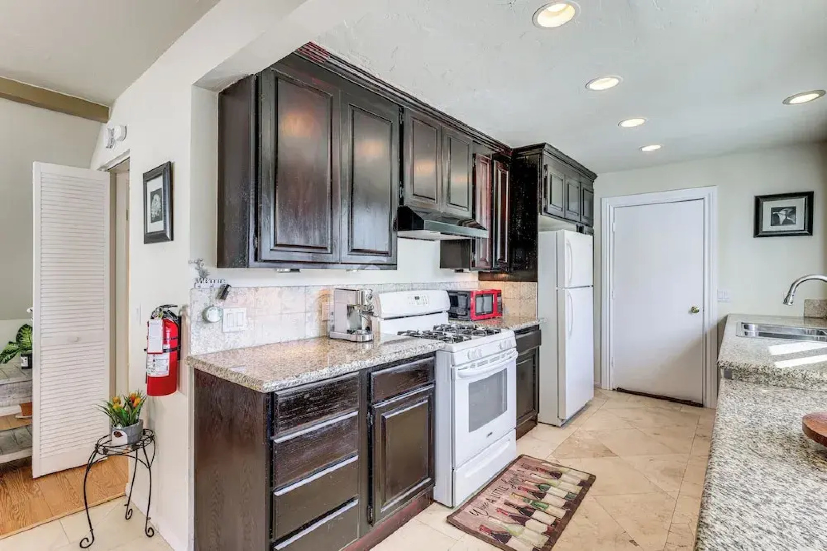 Home w/ 2 Decks - 2 Mi to Lake Gregory Dog Park!