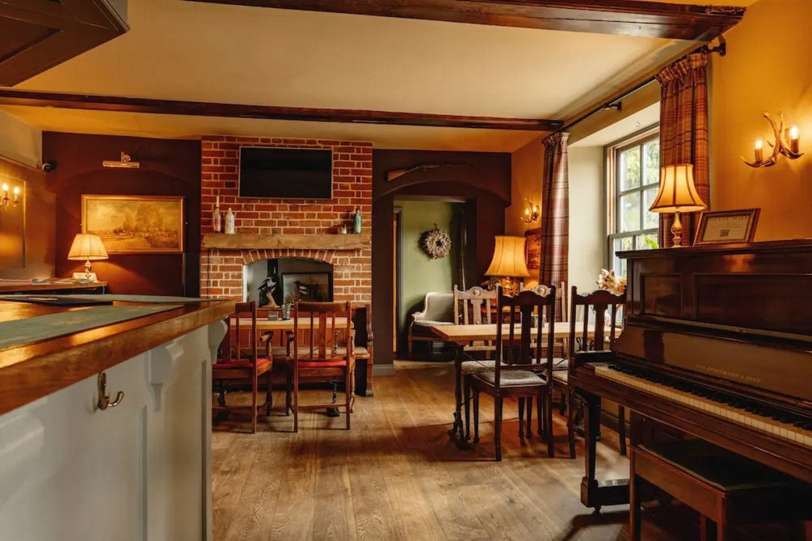 Wheatacre White Lion