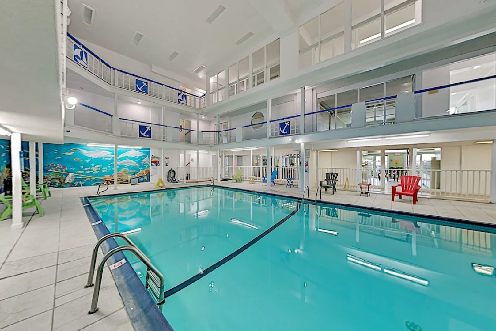 Canal-front Corner W/ Pools - Near The Beach! 1 Bedroom Condo