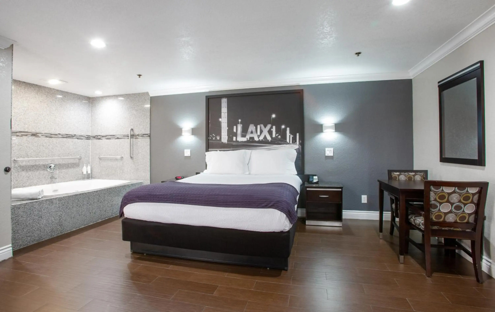 Elev8 Hotel Los Angeles LAX