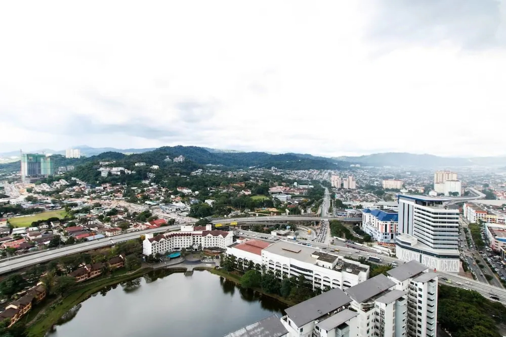 Elements Studio KLCC by GuestReady