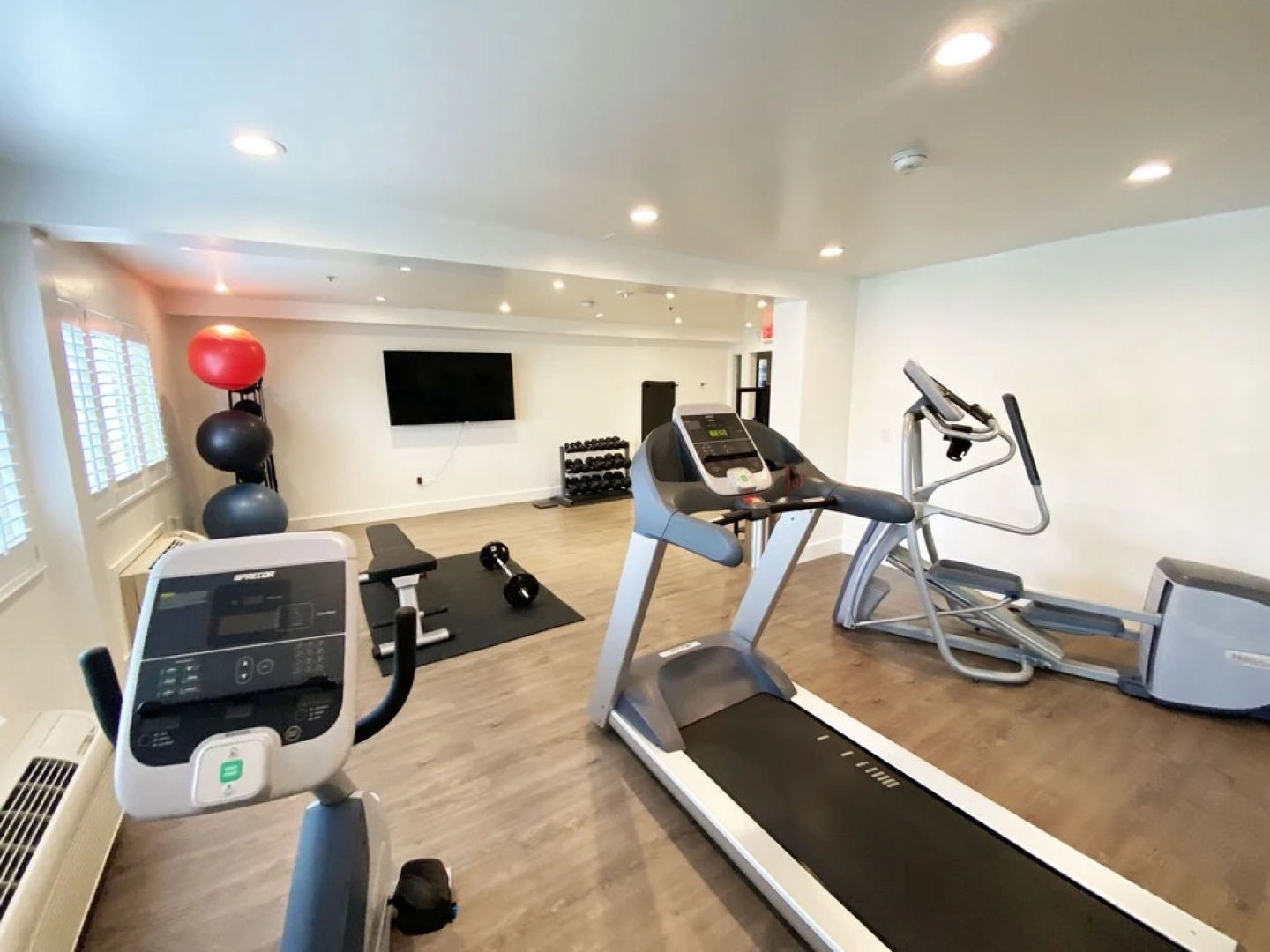 Best Western Crestview Hotel & Suites