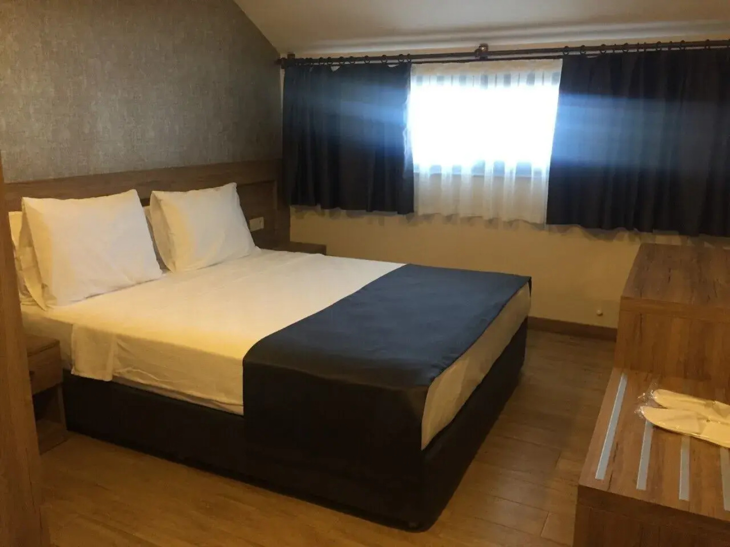 Golden World Suite Hotel