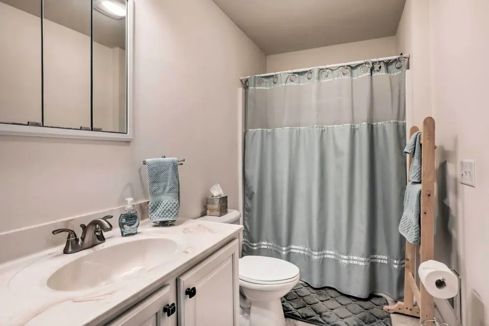 Bright & Airy Condo - Walk to Ortley Beach!