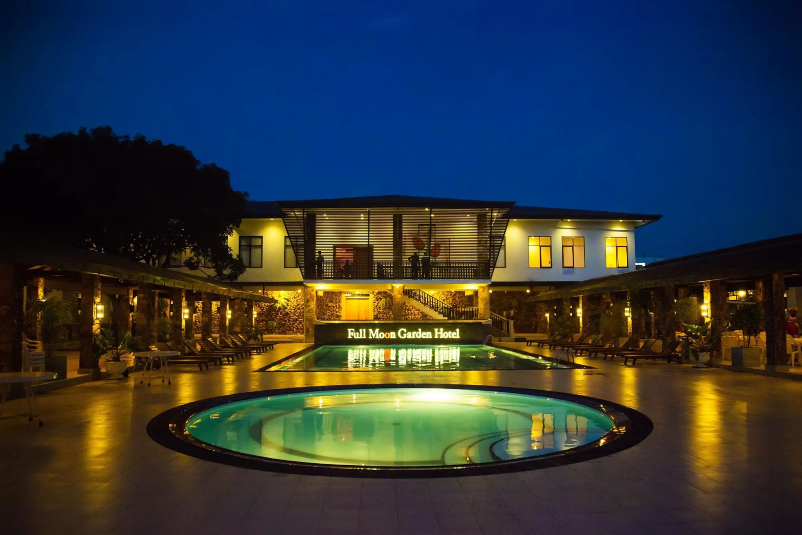 Full Moon Garden Hotel
