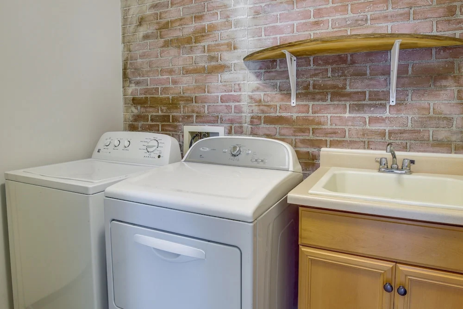 Patio, Fire Pit: Family-friendly Coachella Home!