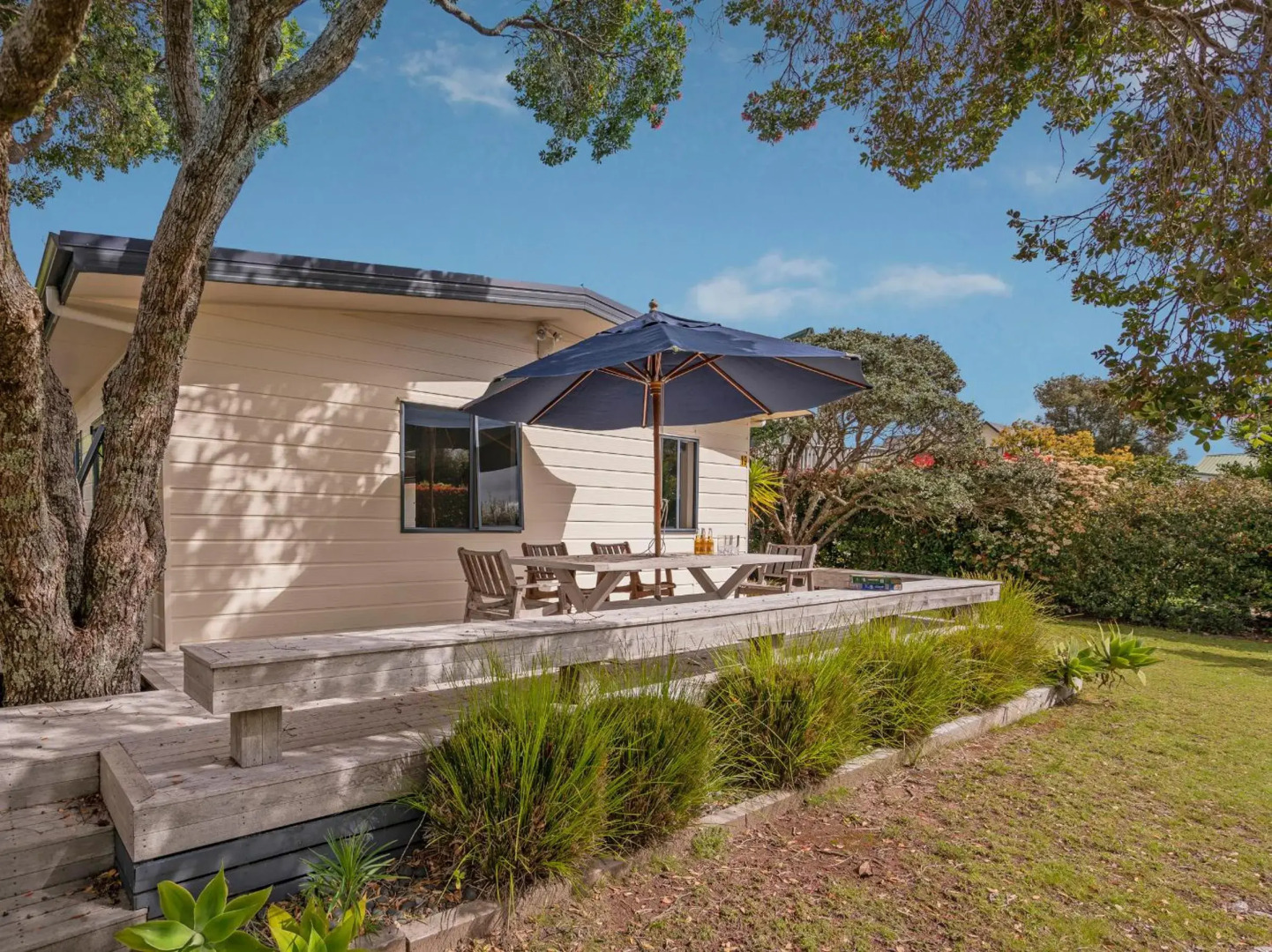 Upsides and Good Vibes - Pauanui Holiday Home