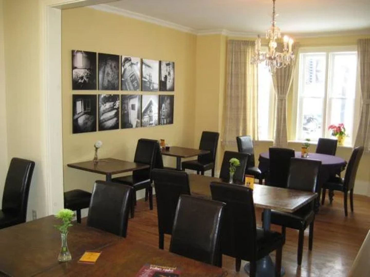 Van Galis Cafe and Inn