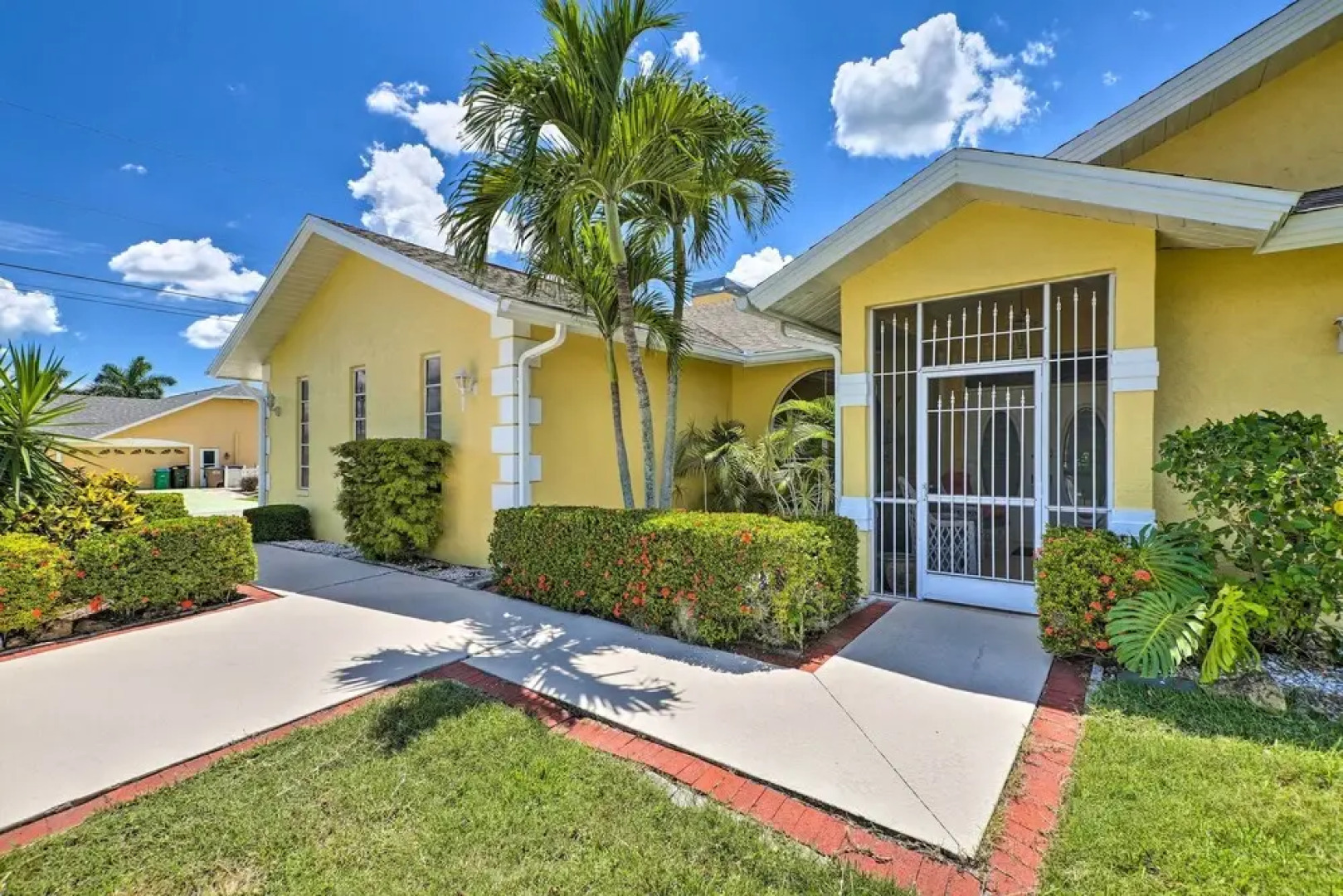 Pool & Fire Pit: Cape Coral Golf Course Getaway