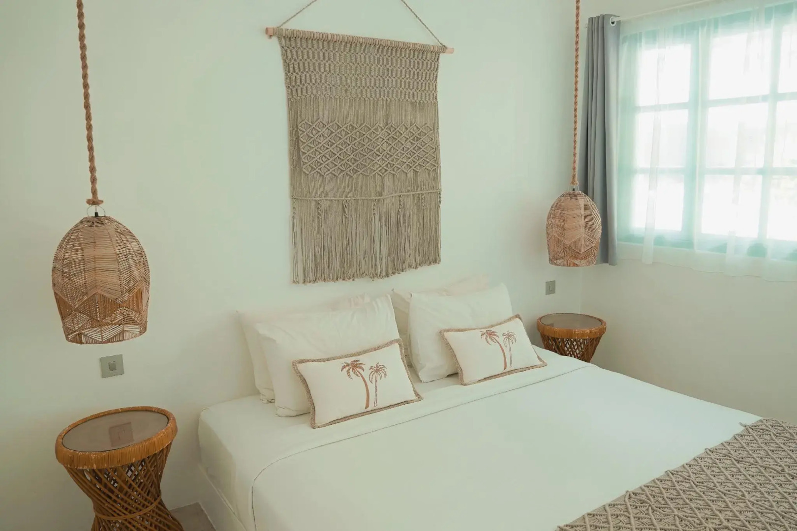 Seaesta Komodo Hotel & Hostel