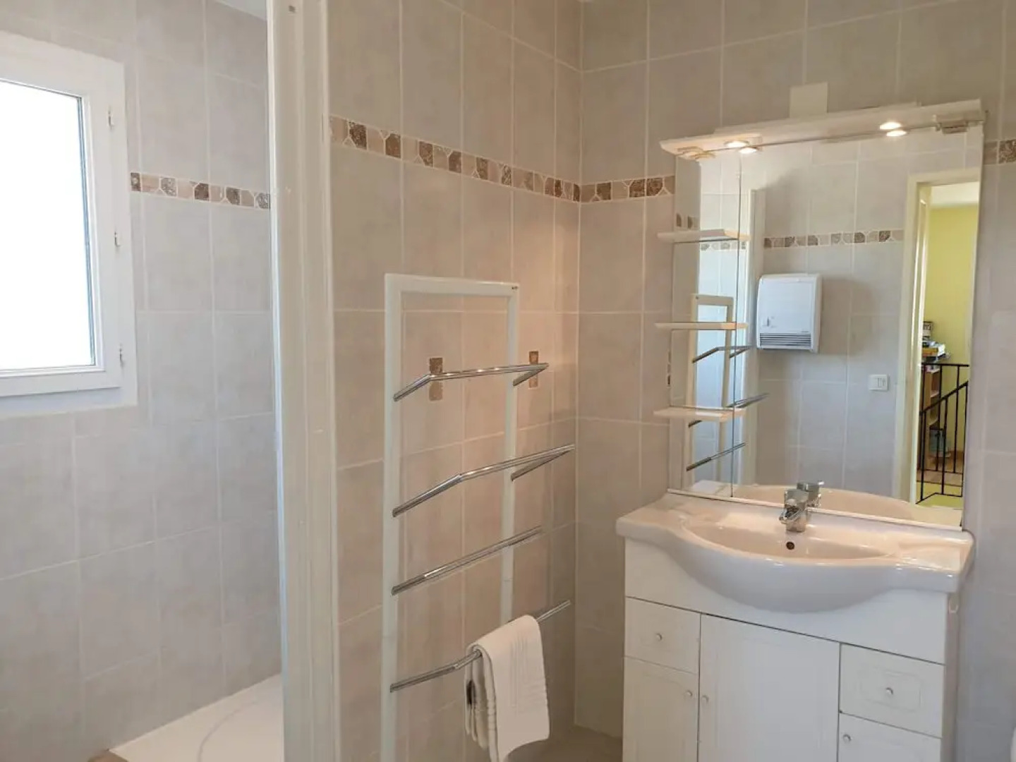 Spacious Villa Near Villemoustaussou With Pool