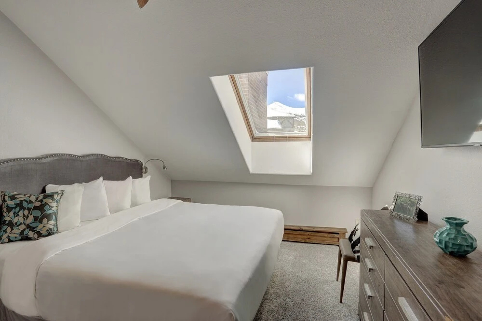 4br Renovated - Sleeps 12- Downtown Breck by RedAwning