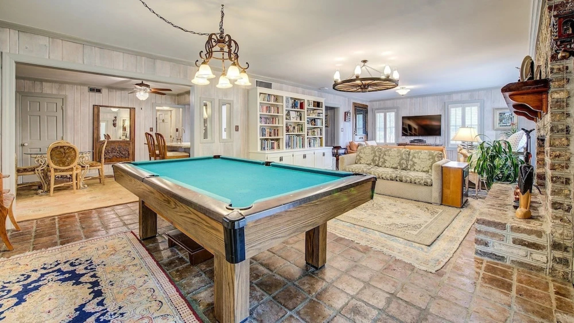 Relax And Enjoy This Idyllic Mull Cottage - Just Steps To The Beach! 6 Bedroom Home by Peace Vacations