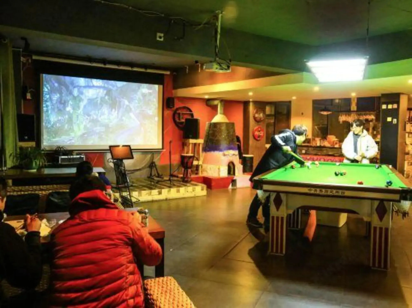 Comma Travel International Youth Hotel