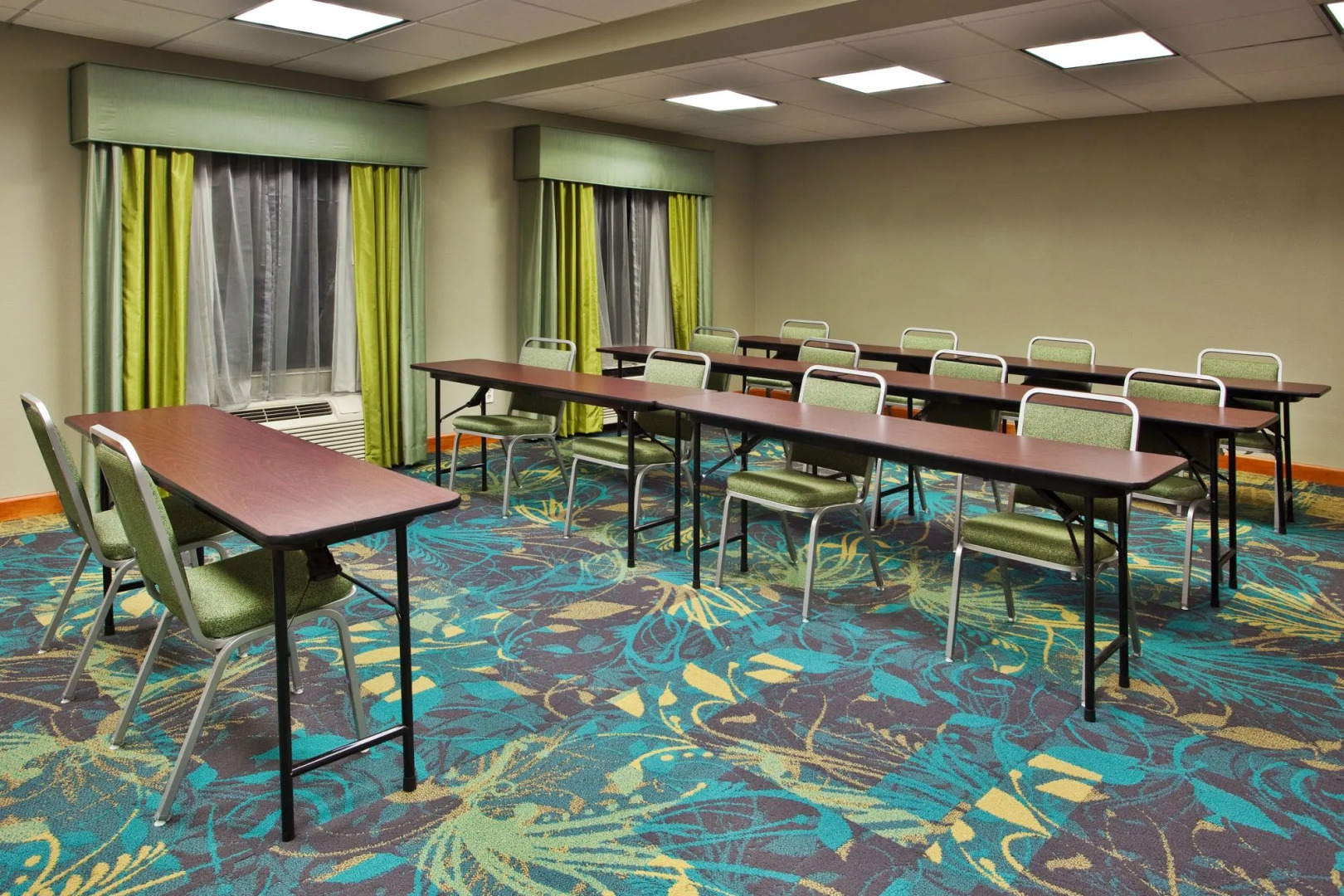 Holiday Inn Express & Suites Kimball by IHG
