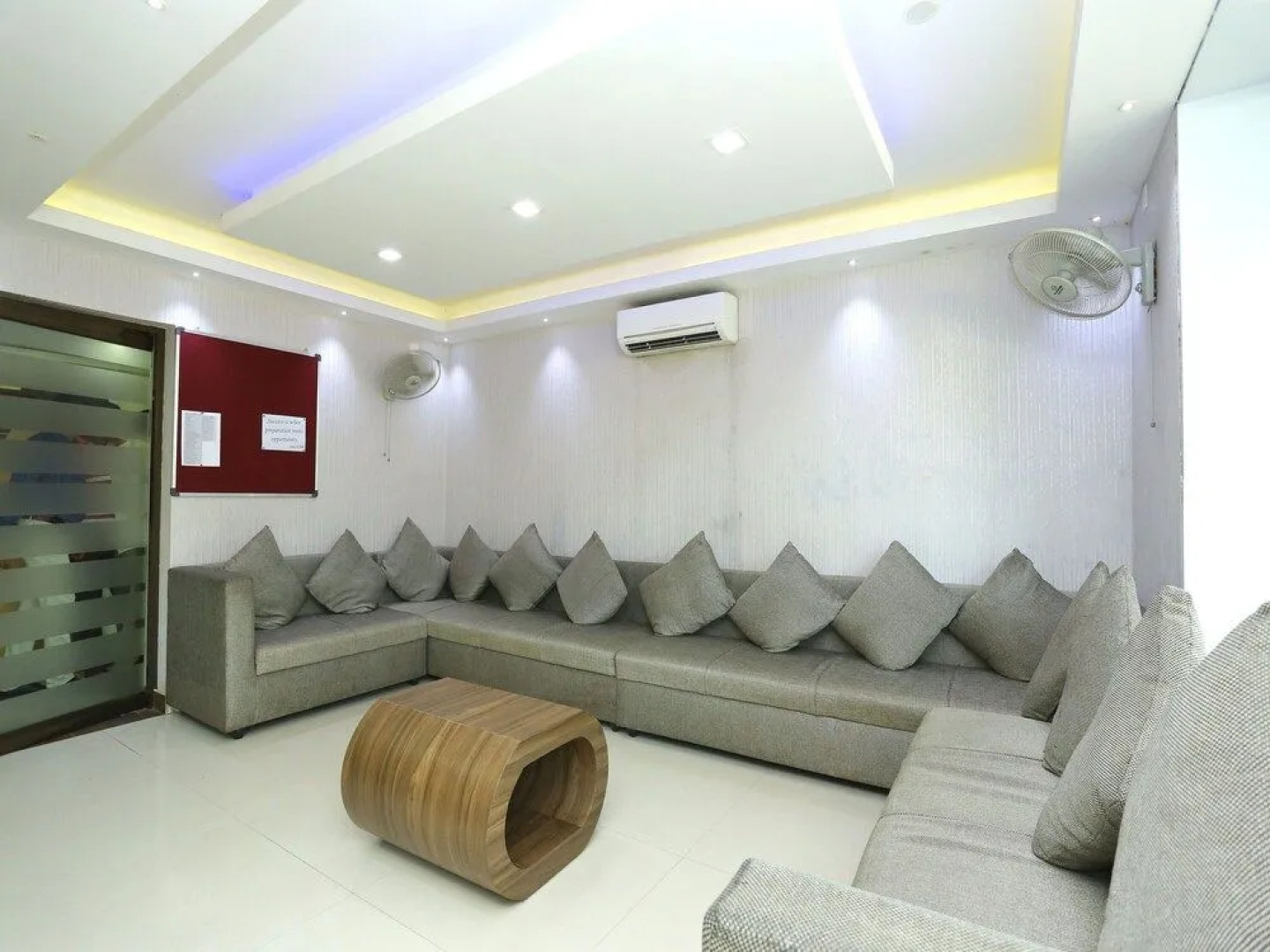 OYO 1889 Hotel AJ Park