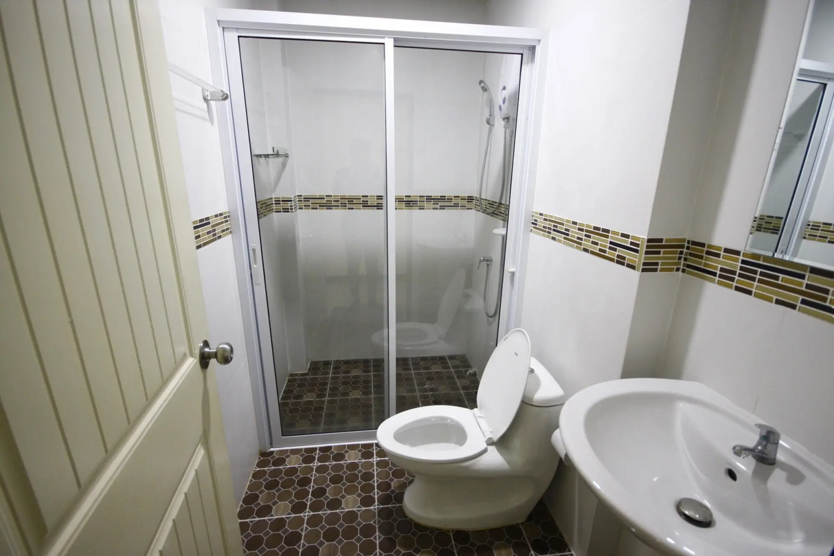 Charoensuk Grand Hotel