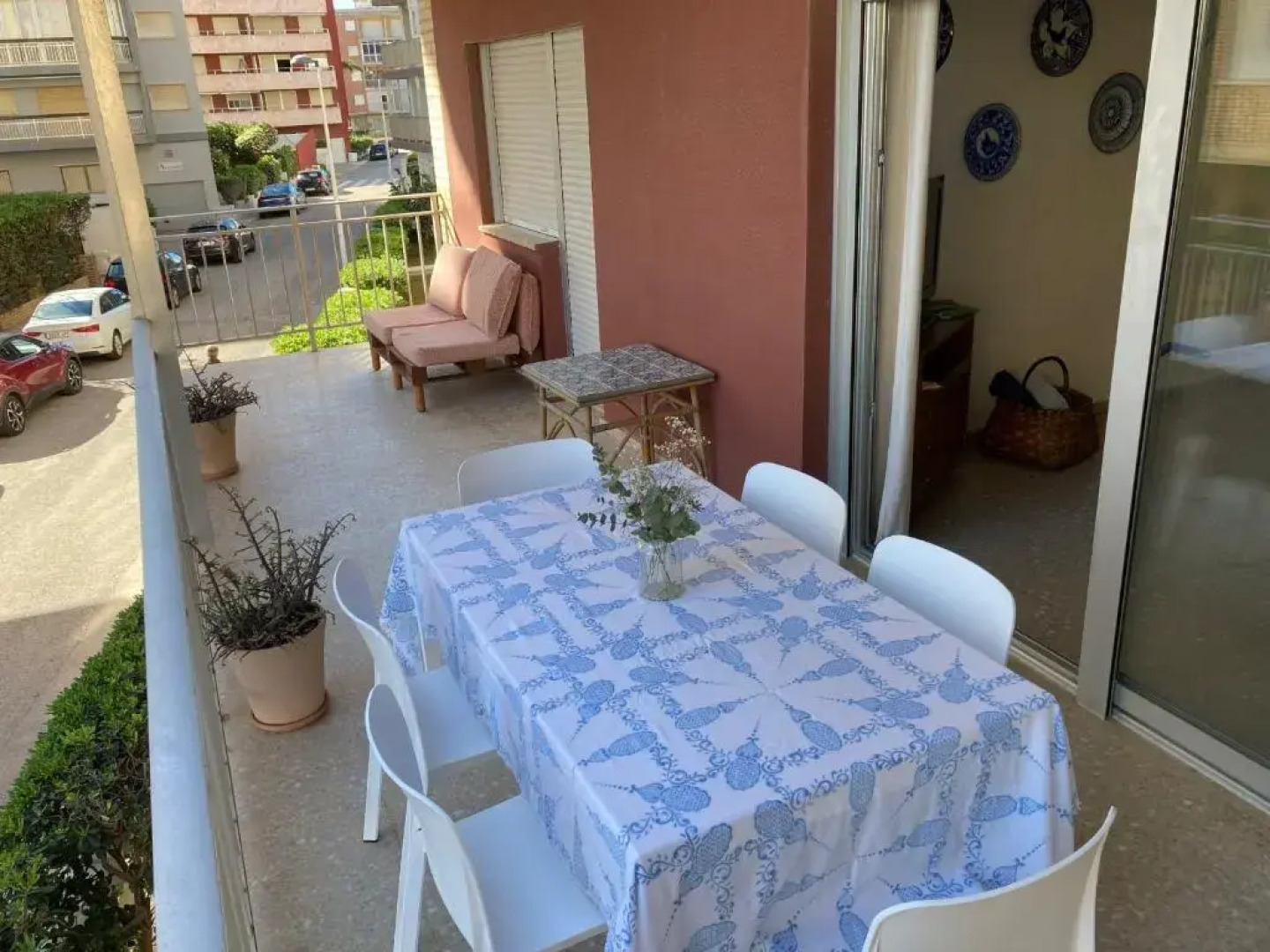 Large Apartment with Sea Views