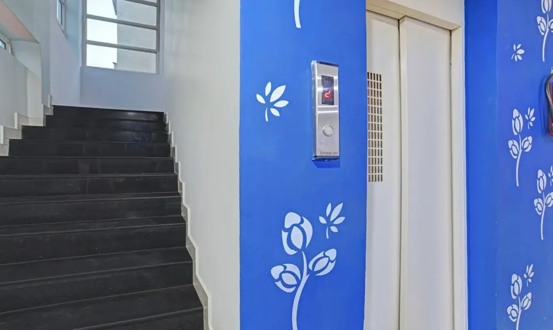 Oyo 9719 Hotel Relax Inn