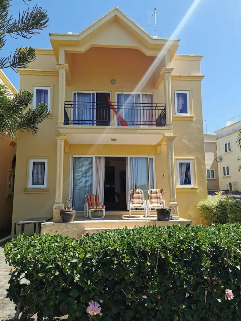 House with 3 Bedrooms in Calodyne, with Pool Access And Enclosed Garden - 10 M From the Beach