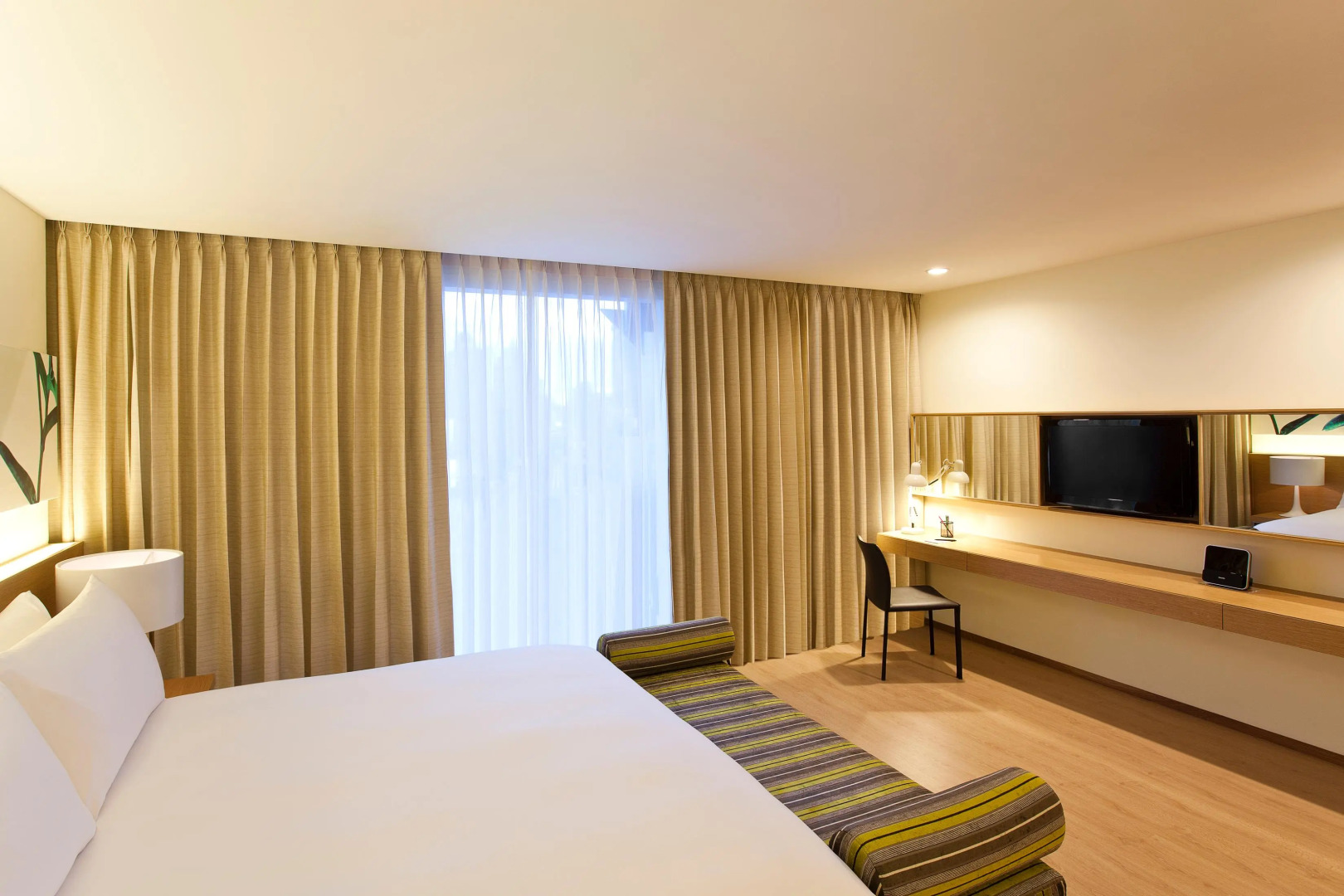 VELA Dhi GLOW Pratunam