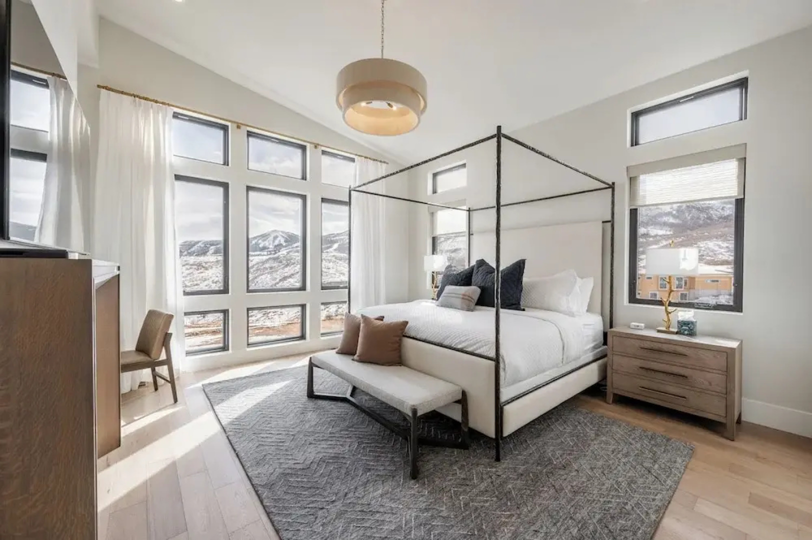 Amanti Lago by Luxury Mountain