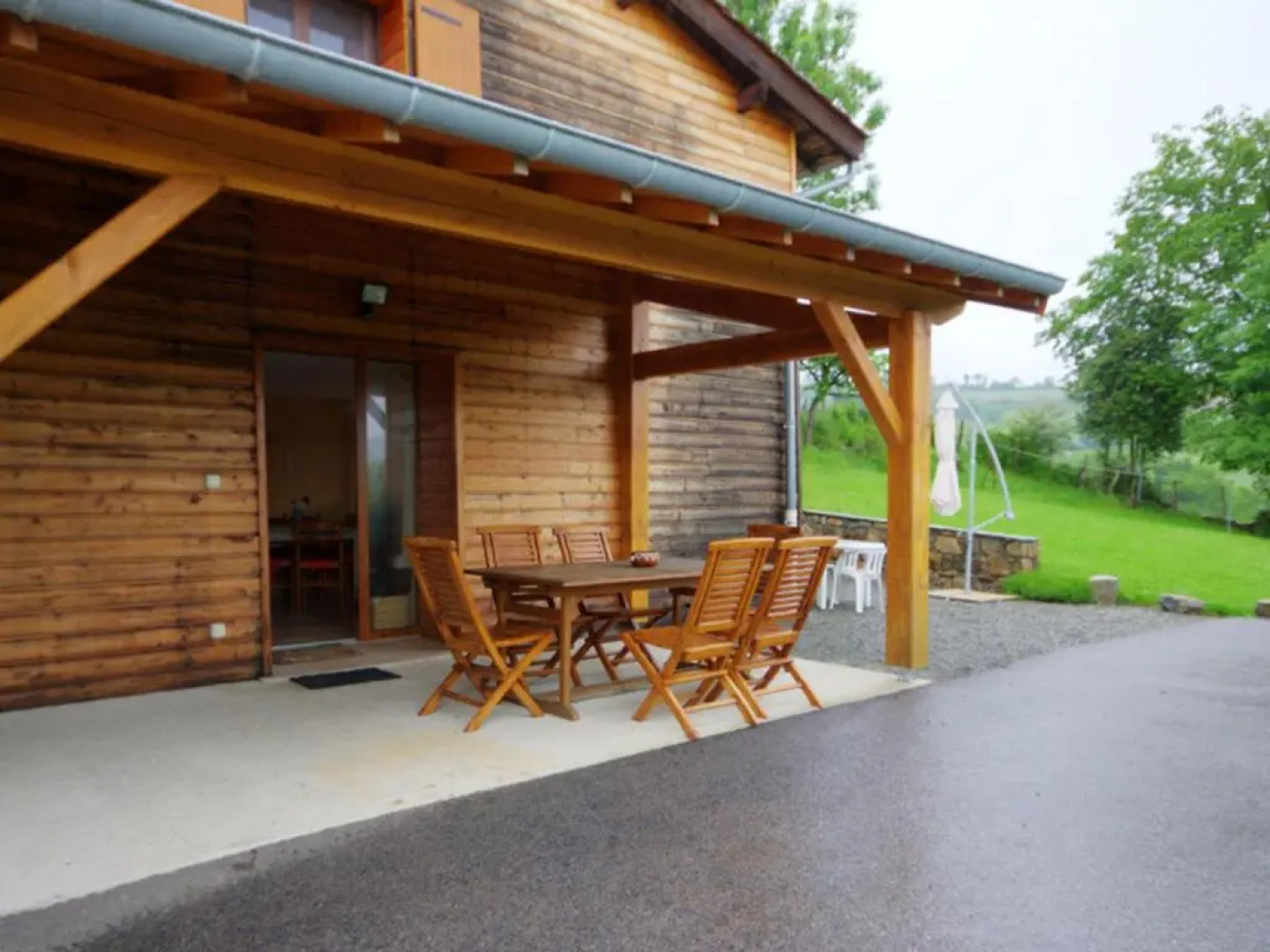 Gîte Saint-Cyr-de-Valorges, 5 pièces, 8 personnes - FR-1-496-17