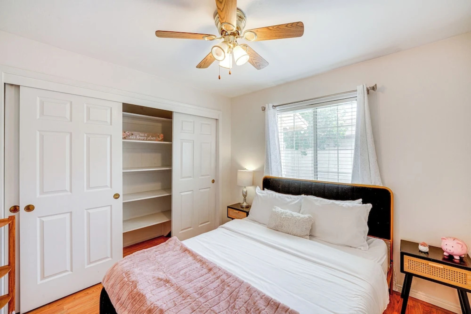 Fun-filled Backyard: Bakersfield Family Haven!