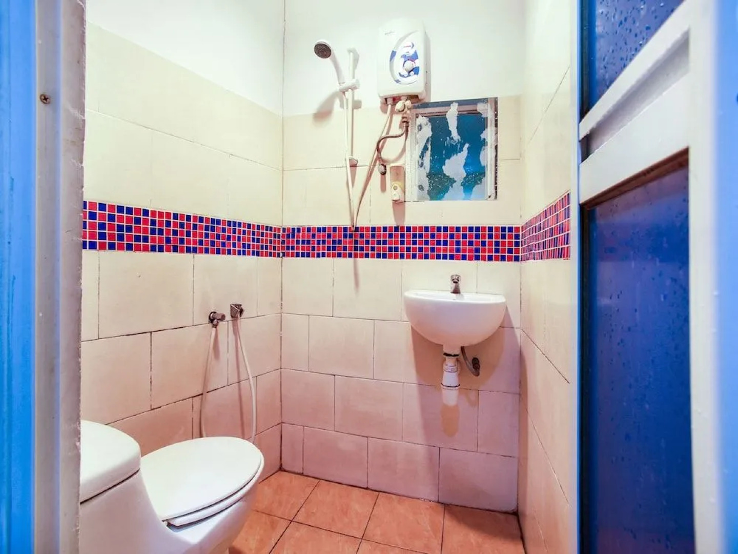 Spot On 89901 Hotel Ship Arm