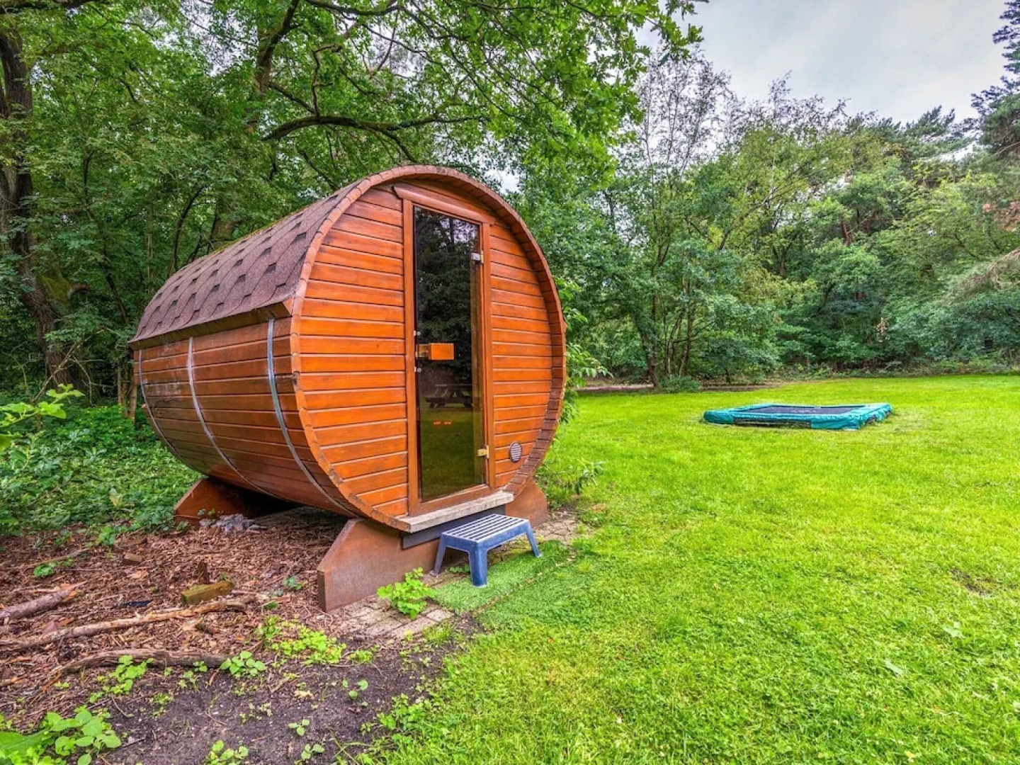 Sun Kissed Bungalow in Uden with Sauna, Hot Tub, Terrace