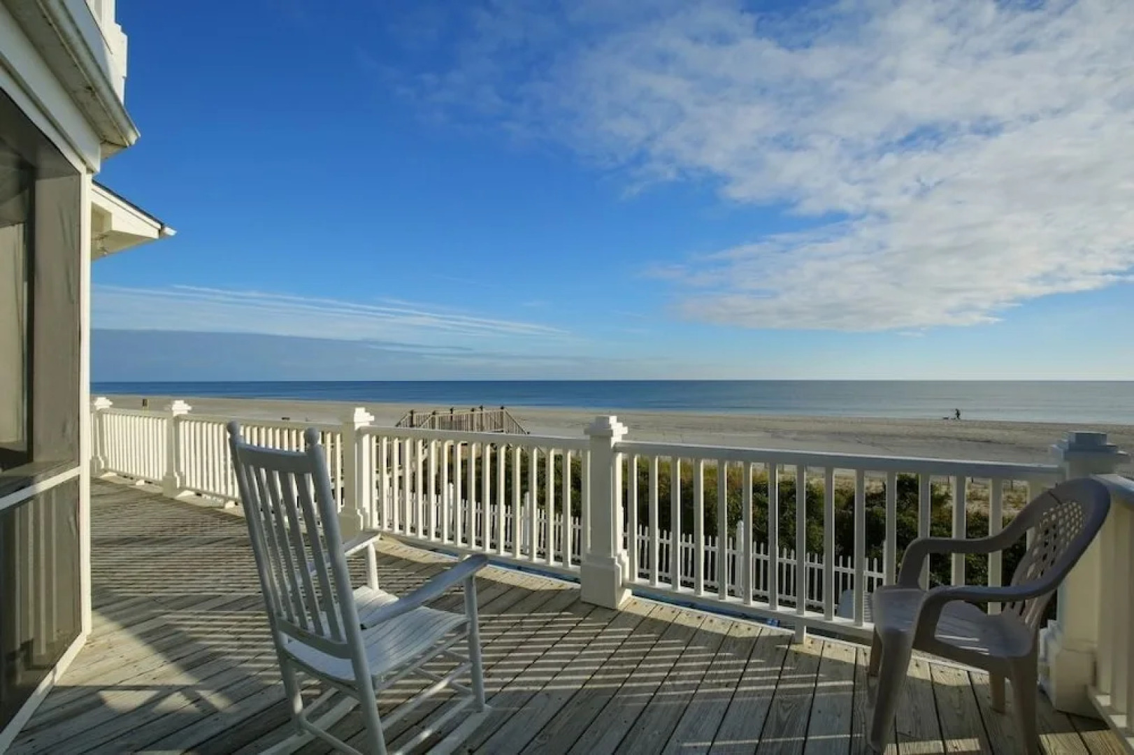 Sweet Dreams Private  4 Bedroom Home by RedAwning