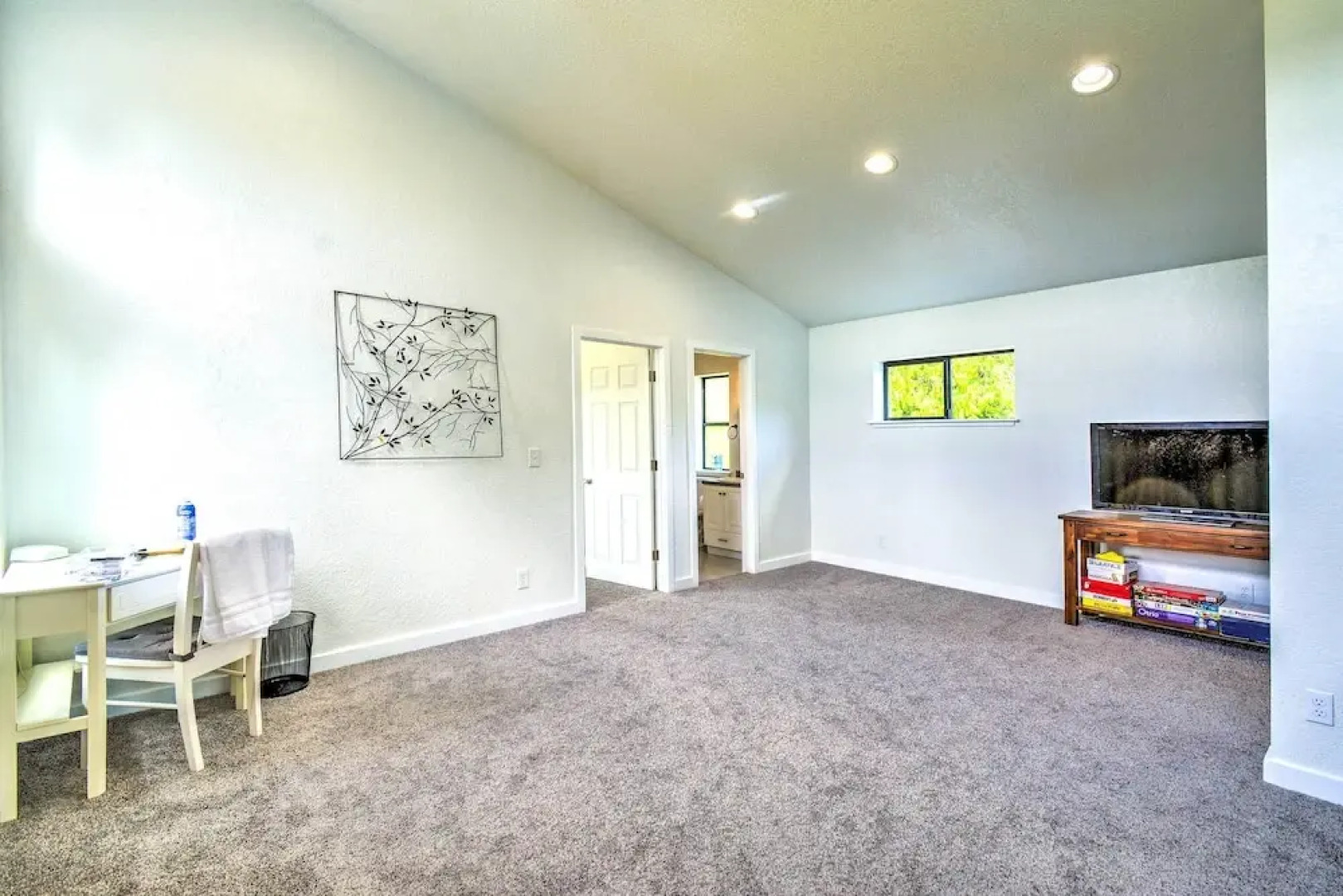 Stunning Hood Canal Getaway w/ Private Deck!