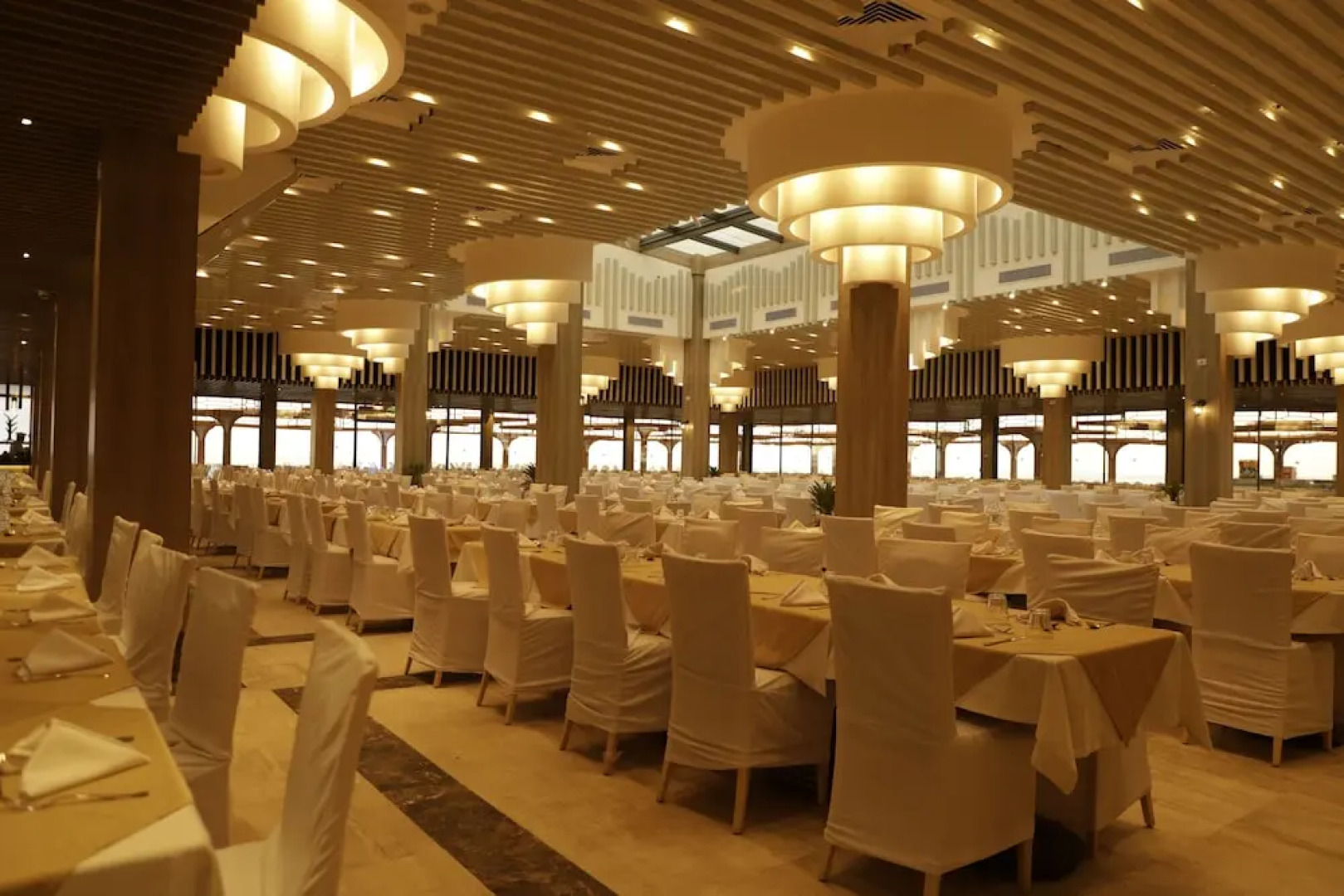 Sirena Beach Resort  Spa