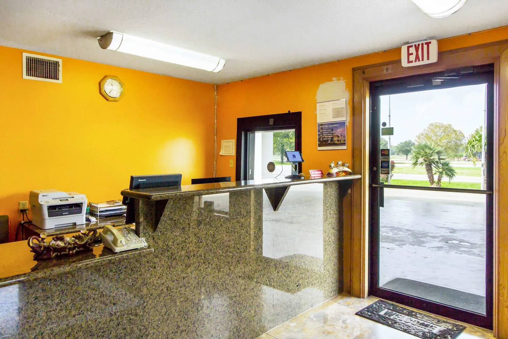 Scottish Inn & Suites