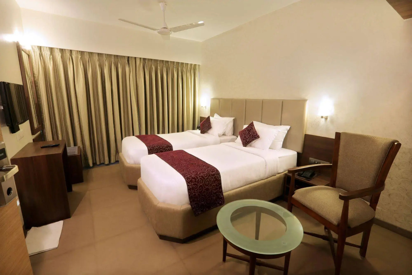 Central Beacon Hotel Surat