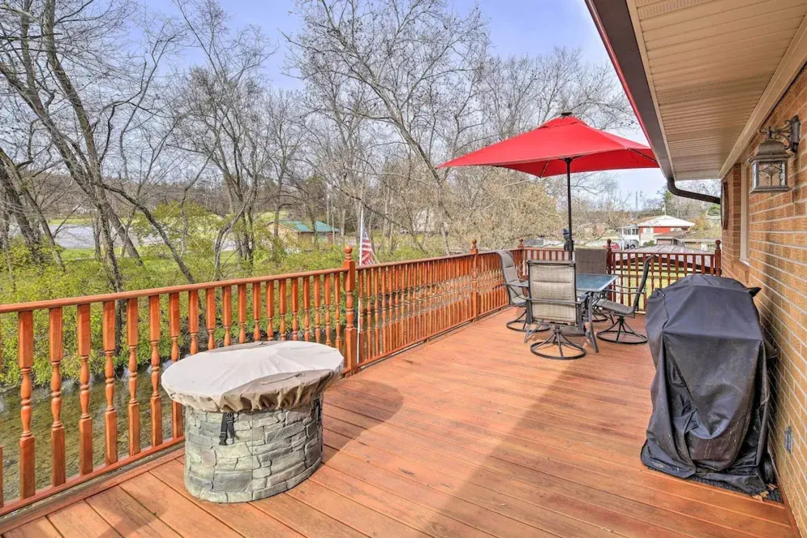 Bristol Retreat w/ Creek Access: 2 Mi to Dtwn
