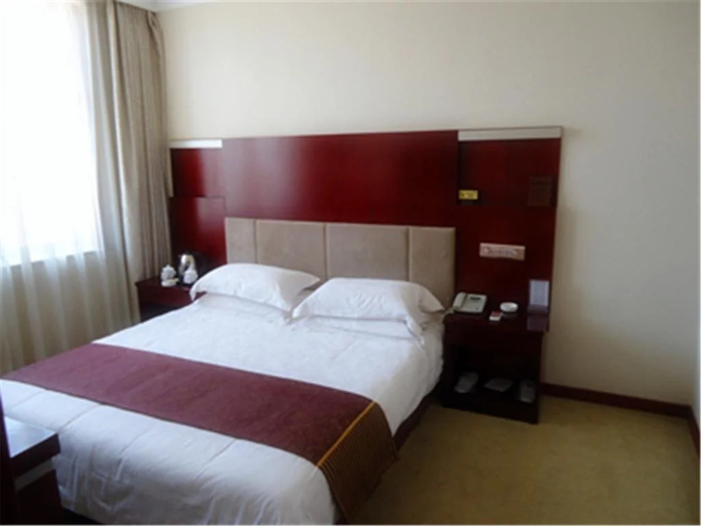 Lanhuahua Hotel Dingbianyidian