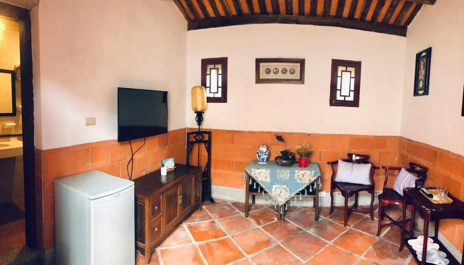 Tomato red classical Homestay