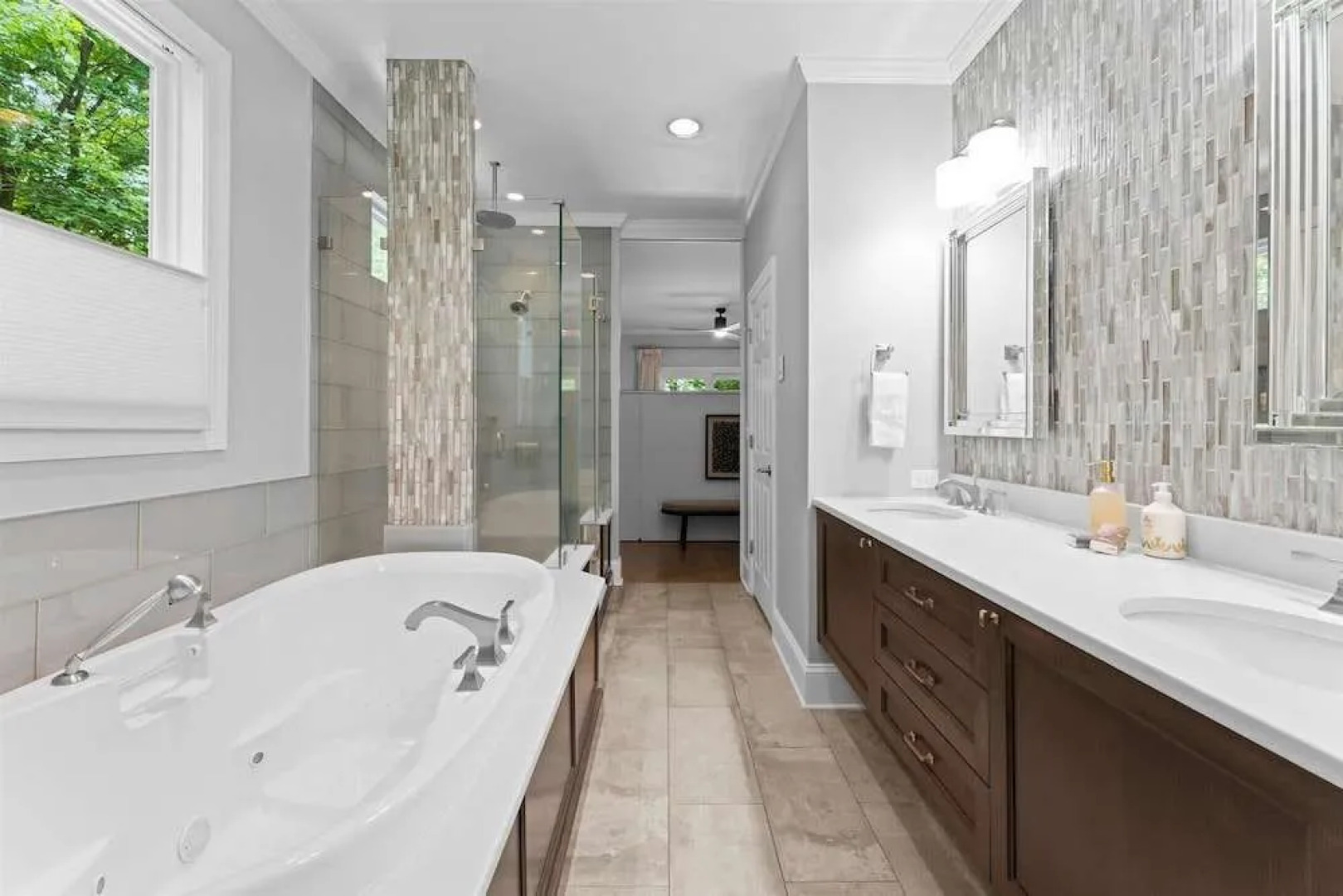 Grand Bay W/hot Tub, 440' Shoreline & Optional Boat Rental