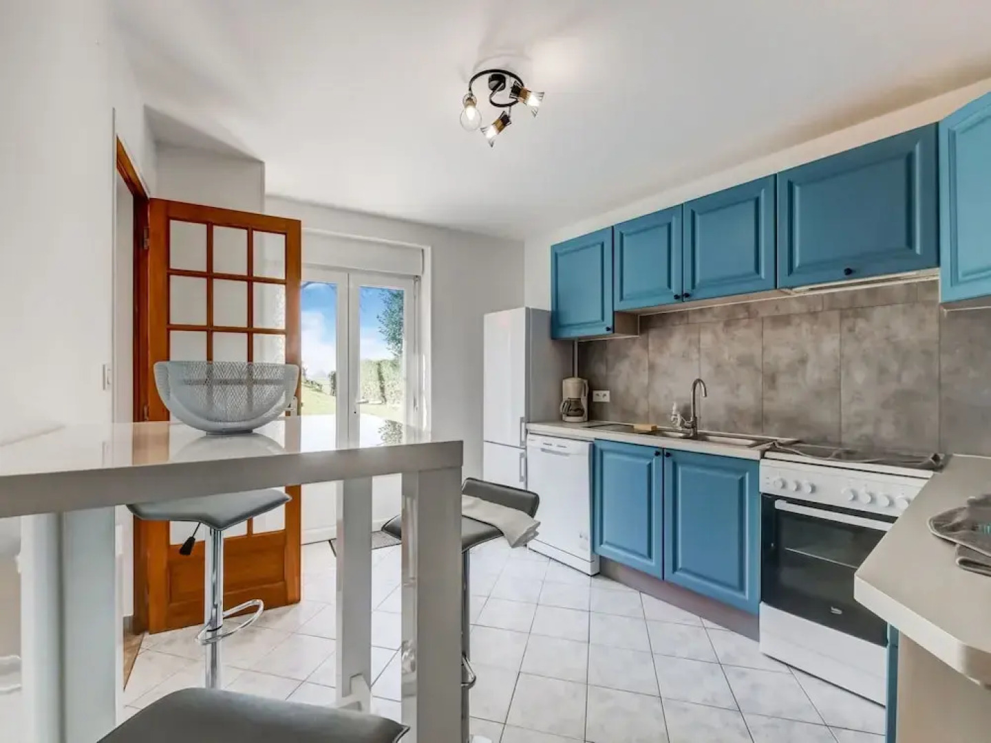 Gite des Salines in Stone With Views