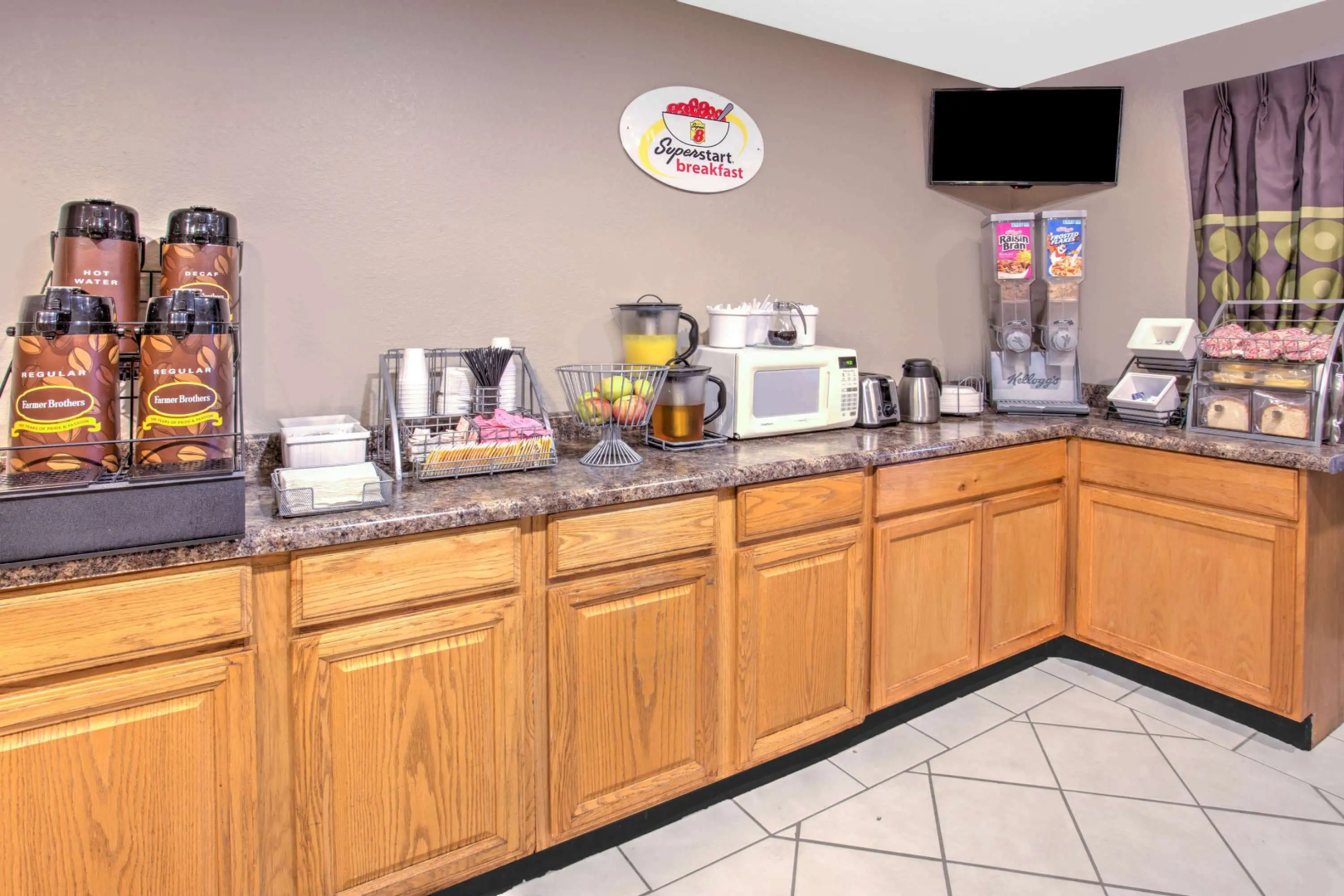 Super 8 by Wyndham Wyoming/Grand Rapids Area