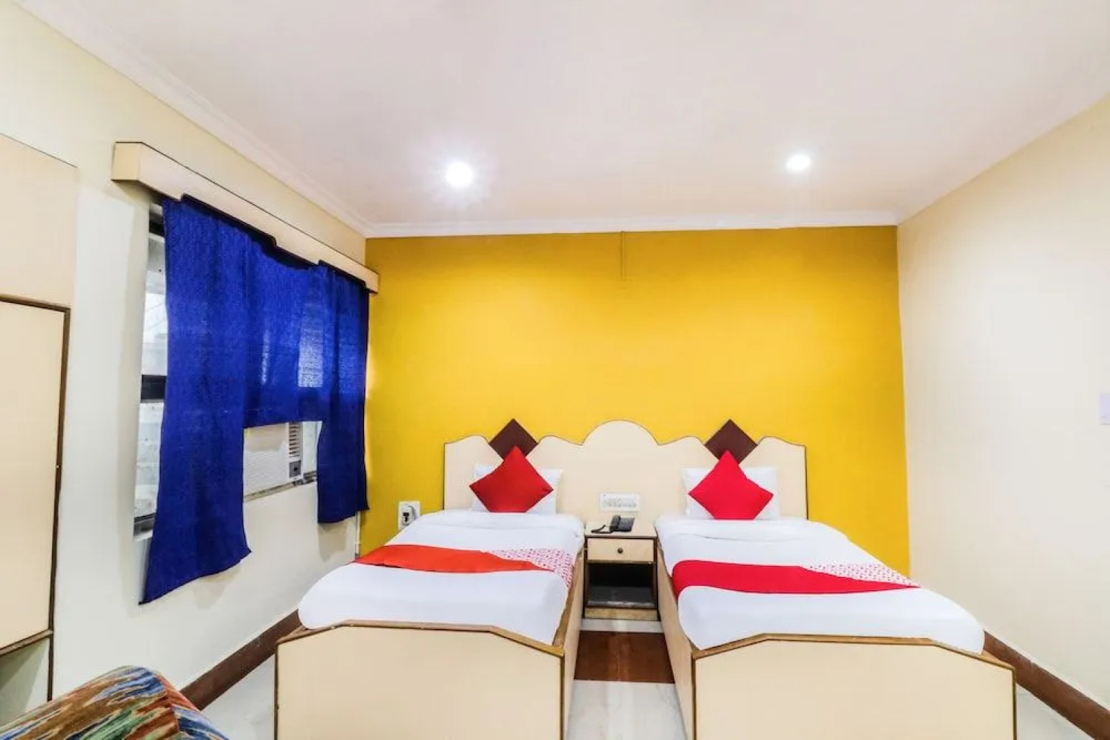 OYO 38200 Hotel Goutam Vihar