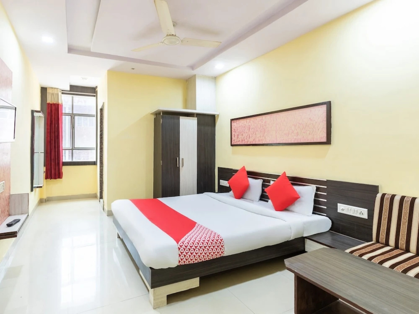 OYO 40153 Hotel Rajendra Palace