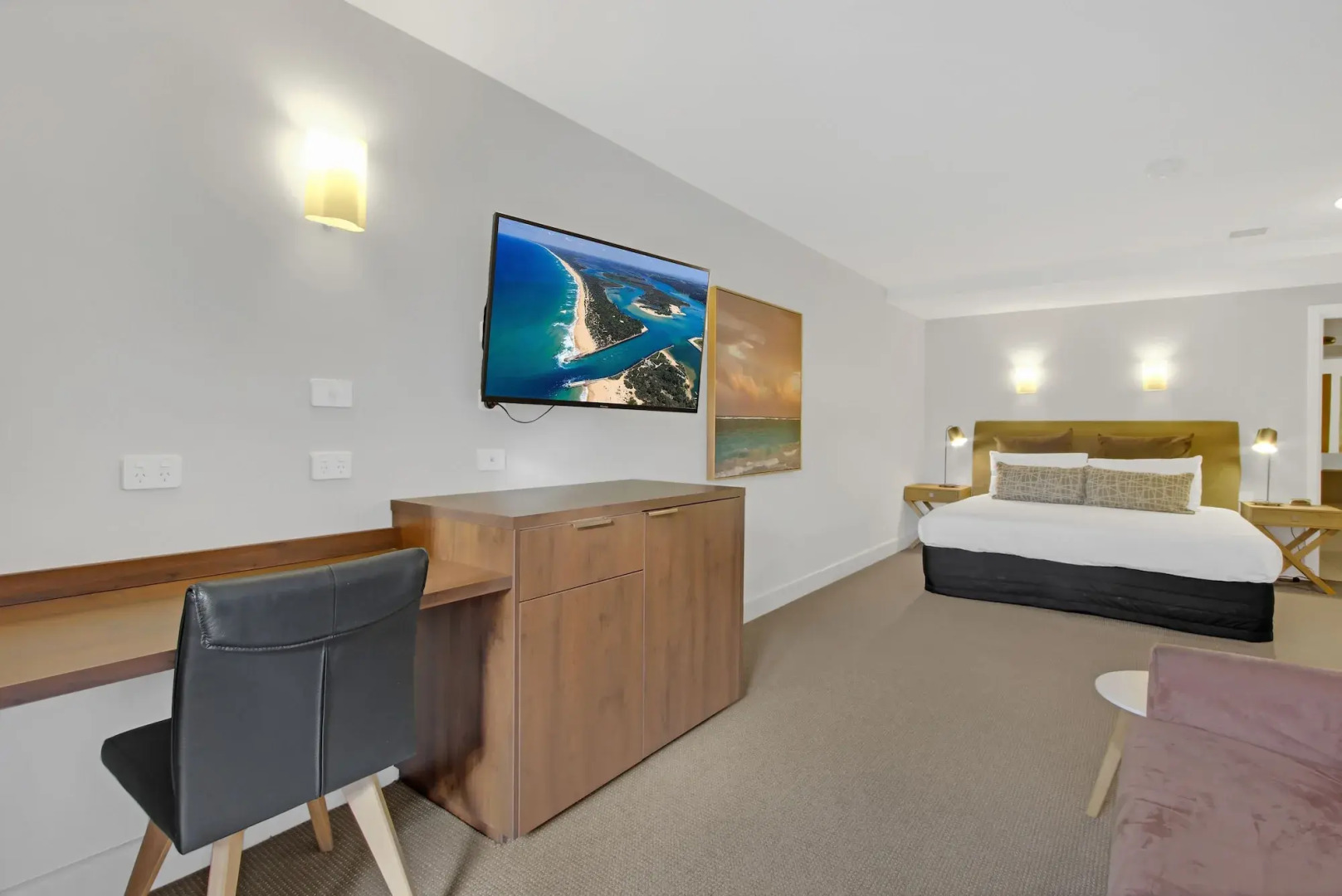 Bellevue on the Lakes