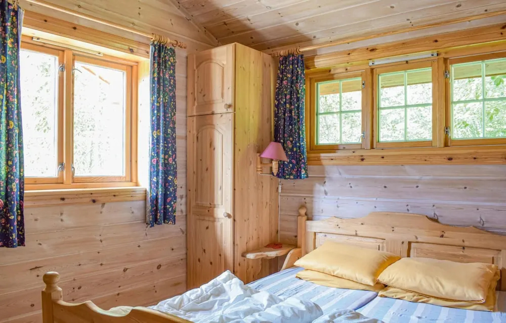 Beautiful Home in Olden With 3 Bedrooms and Wifi