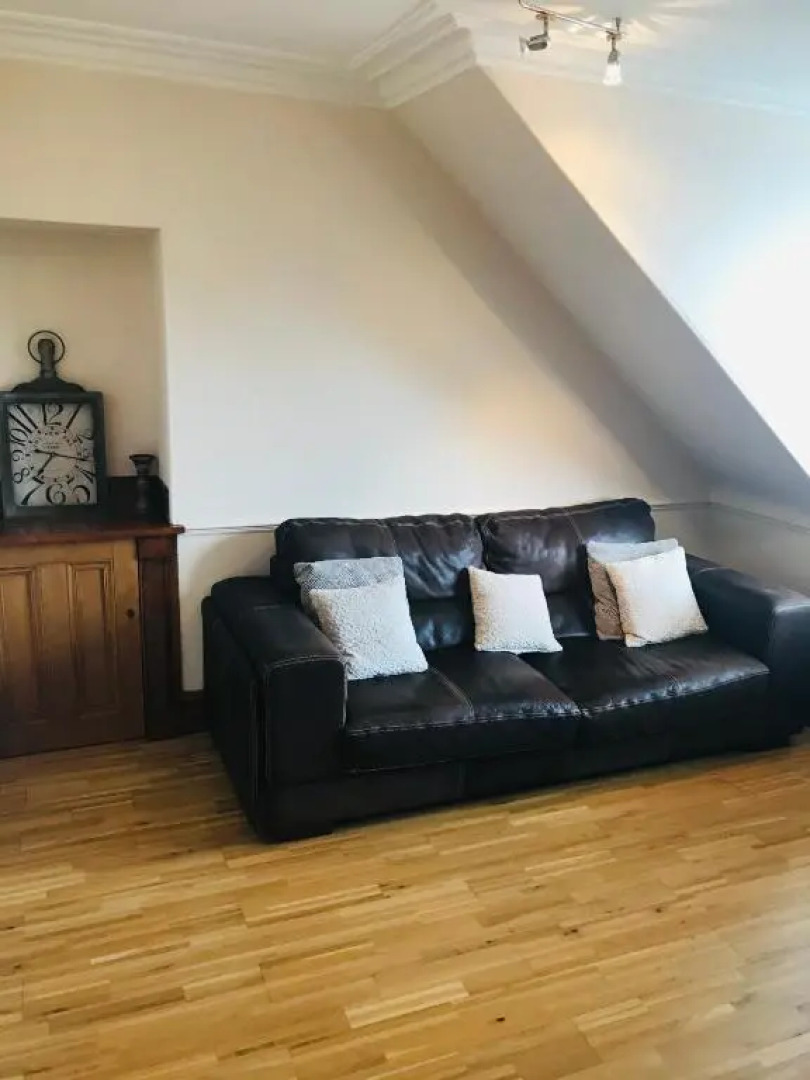 Attractive Town Centre Flat