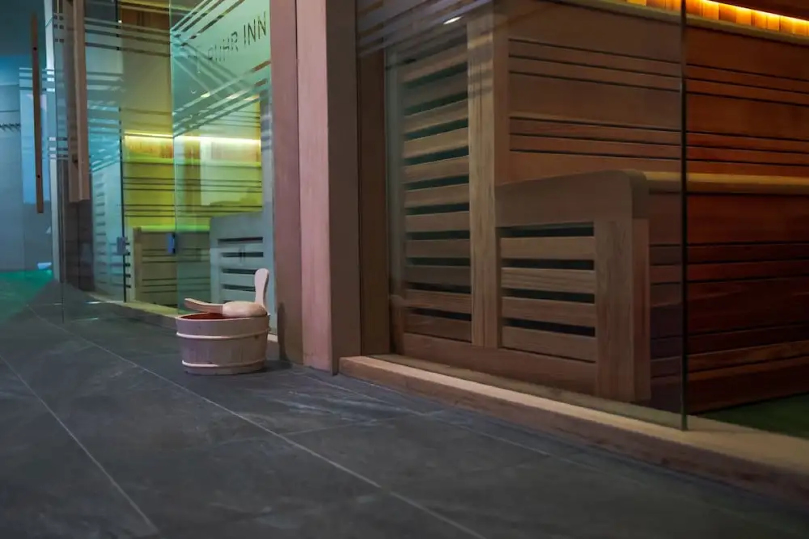 Ruhr Inn Hotel & Hostel