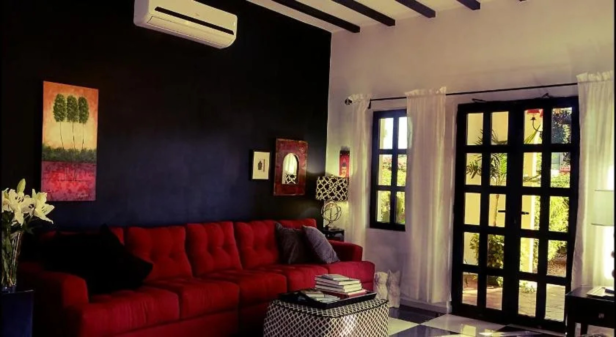 Ochenta Y Dos an urban bed & breakfast