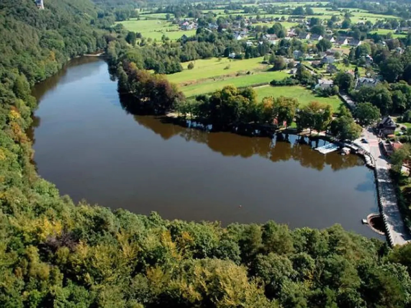 Attractive Holiday Home with Pool, Hot Tub, Fireplace near Spa