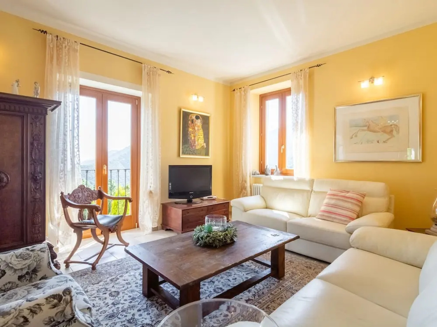 Villa With Private Pool and View of the Lake